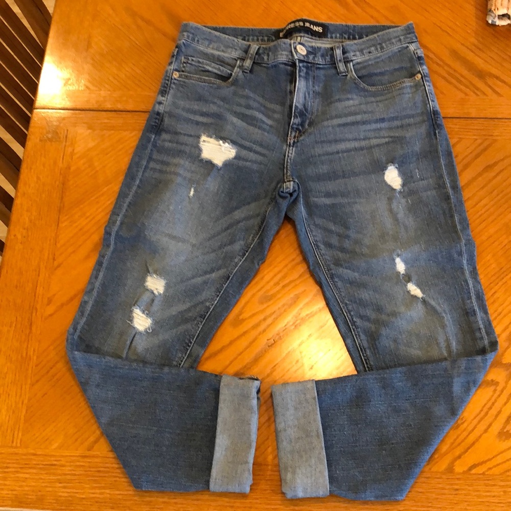 EUC Express Girl friend distressed jeans size 4 .